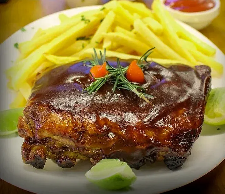 Costelinha com fritas